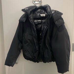 Black Uniqlo Puffer (Size Medium)